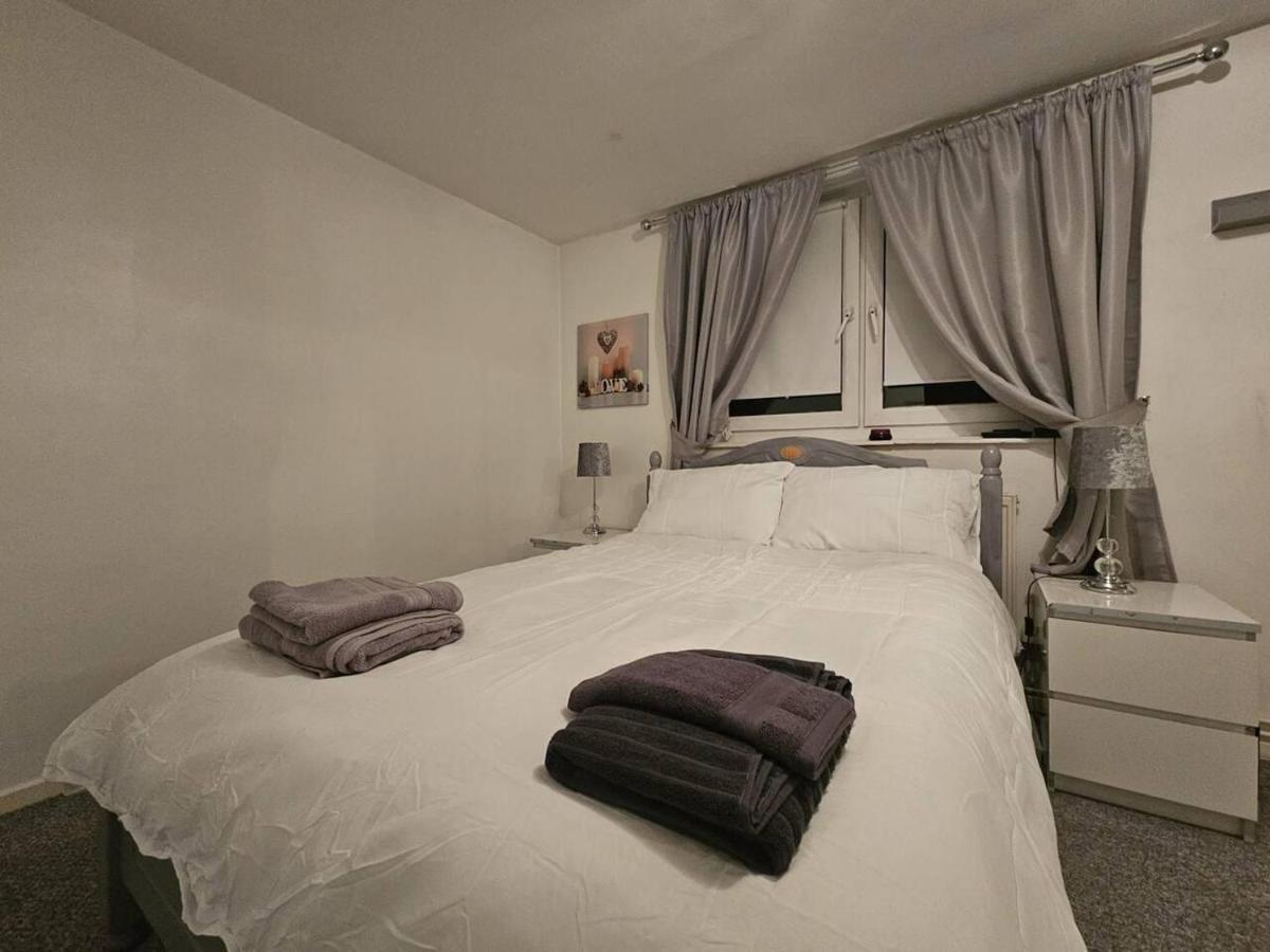 Stunning 1-Bed Apartment In Londen Buitenkant foto