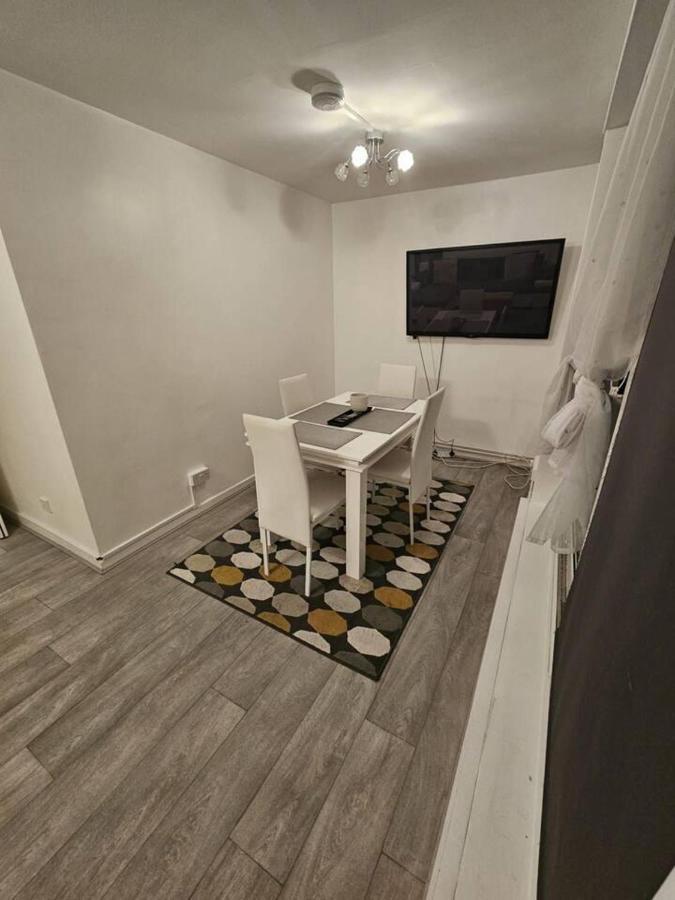 Stunning 1-Bed Apartment In Londen Buitenkant foto